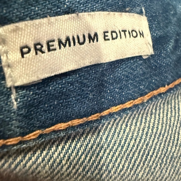 J Crew Mid Rise Straight Medium Wash Blue Jeans Premium Edition Size 29 - Picture 3 of 4